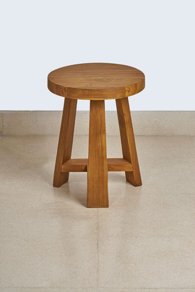 Aru Stool