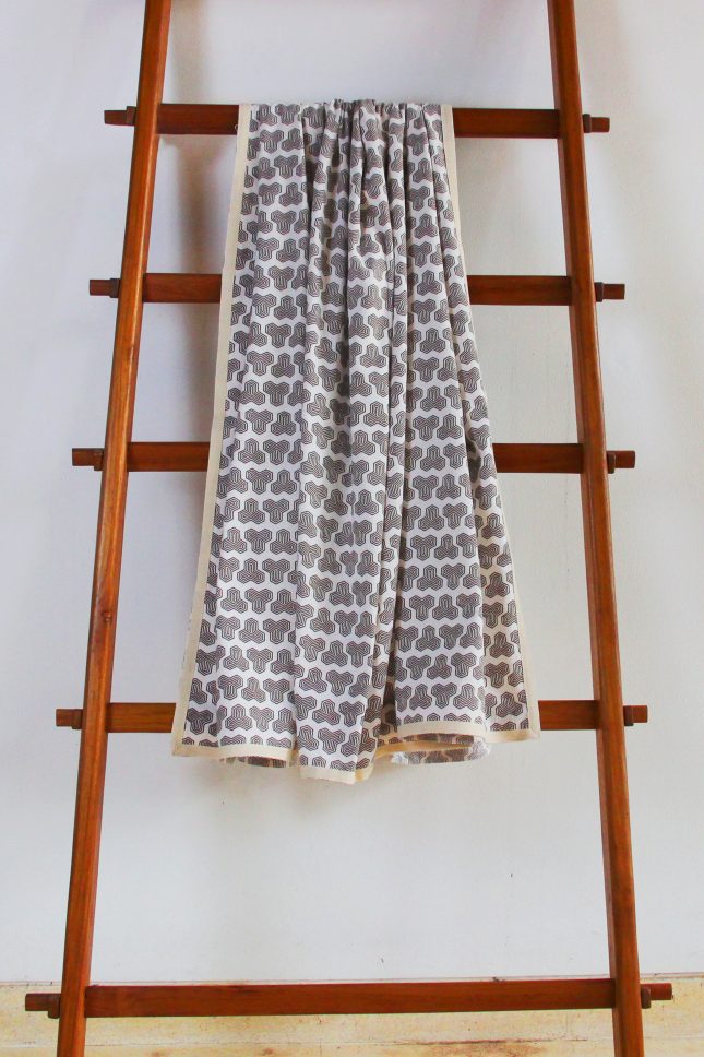 Blanket Tripod Brown
