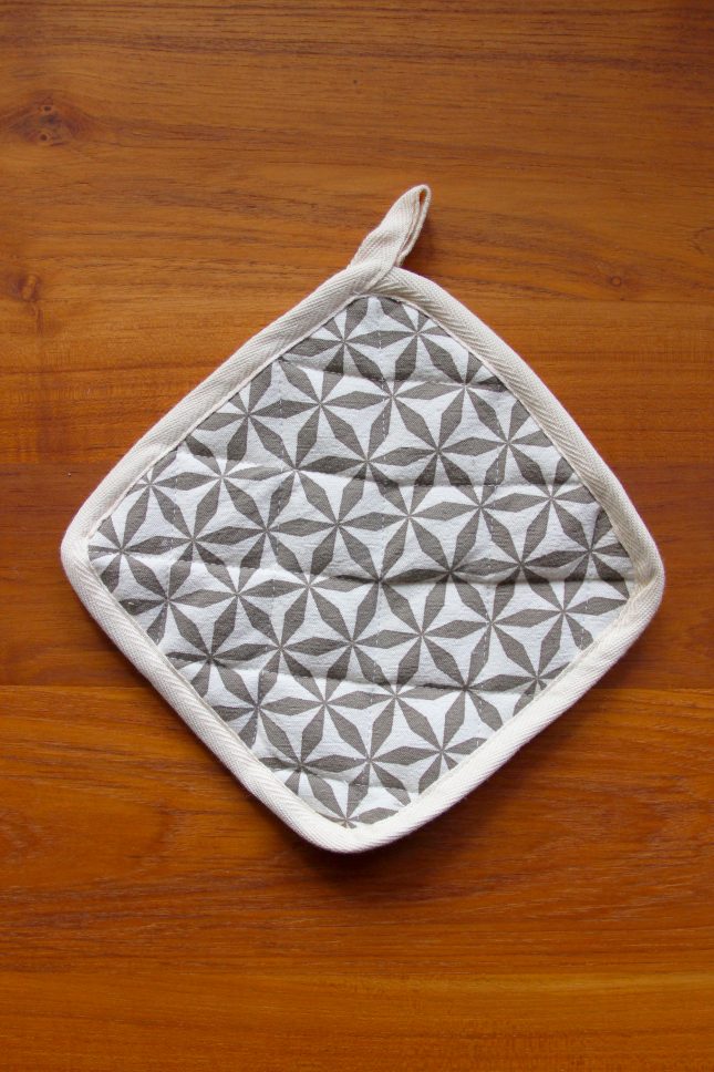 Hexastar Walnut Pot Holder