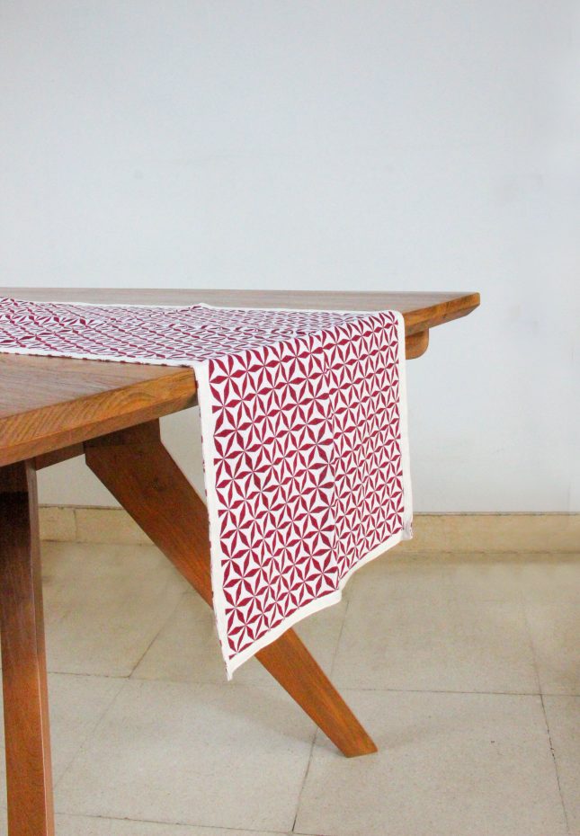 Table Runner Hexastar Maroon