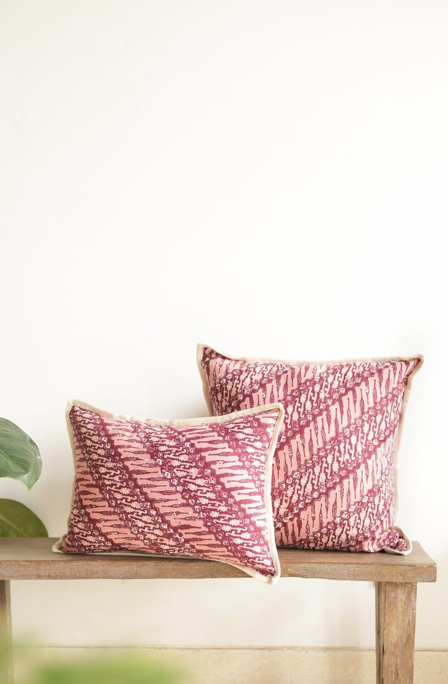 Pillow Case Parang Maroon Coral