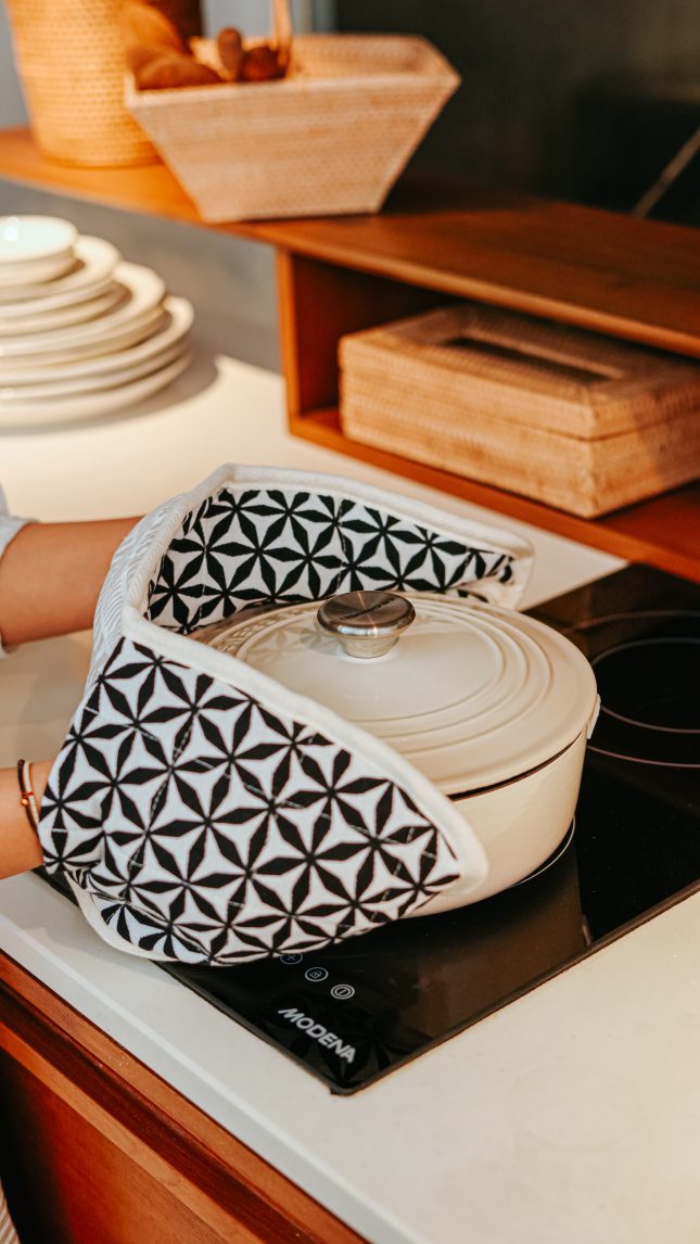 Double Mitten Hexastar Black