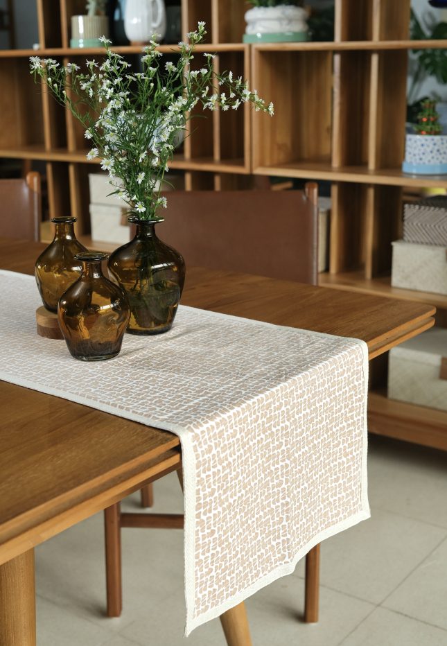 Table Runner Totem Blush