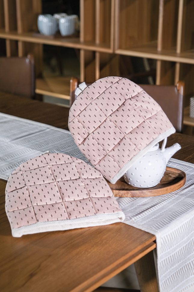 Tea Pot Cover Jelujur Blush