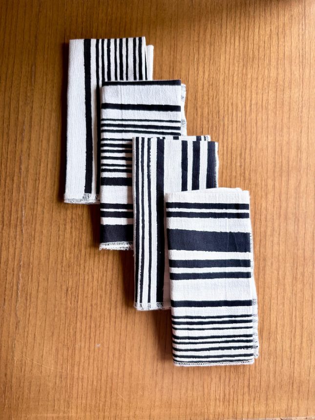 Napkin Stripe Black